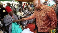 President Akufo-Addo exchanging pleasantries with the Ullo Naa