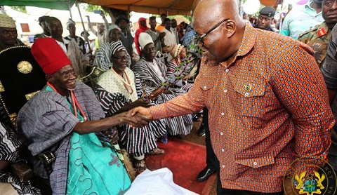 President Akufo-Addo exchanging pleasantries with the Ullo Naa