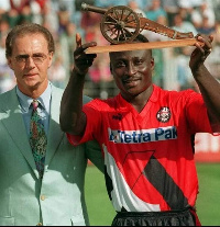 Toni Yeboah presented the Bundesliga goal king award