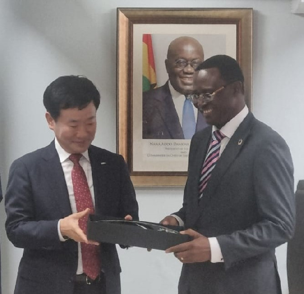 Chairman Kim Yoon Shik and Commissioner-General of the GRA, Rev Ammisshaddai-Owusu