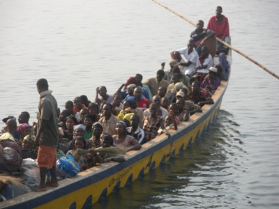 Patrons of boats without life jackets