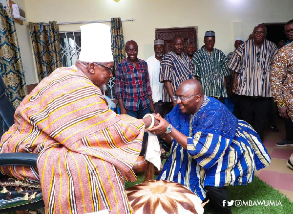 Vice President, Dr Mahamudu Bawumia kneeling before Naa Puowele Karbo IV