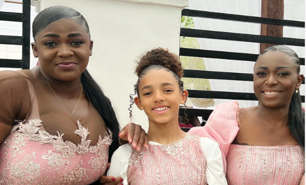 Actress Tracey Boakye with her younger sister and mother