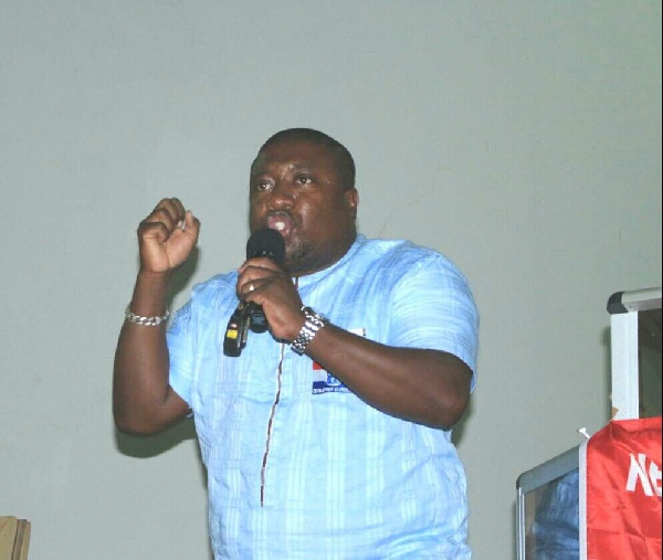 Nana Boakye addressing a gathering of nursing and teaching trainees