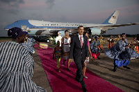 Obama arrives in Accra with his wife Michelle and daughters Sasha and Malia