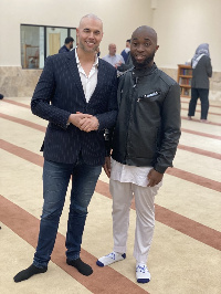 Joram van Klaveren with Inusah Mohammed