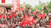 Ahuofe Patri with the school children