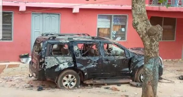 The youth vandalised a Toyota Highlander belonging to the chief of the town