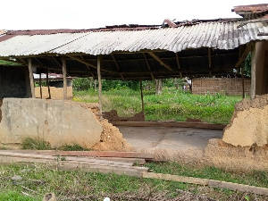 The dilapidated Kwasikrom school block