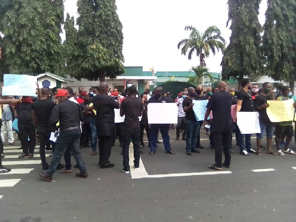 Nigerian traders protesting