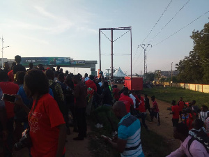 The Madina-Adenta residents are protesting against the abandoning of footbridges on their road