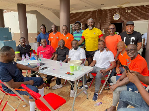 Kenpong with Despite, Ofori Sarpong, Sammy Kuffour and other leading members of the club