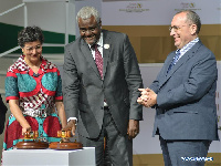 Chairperson of AU Commission Moussa Faki Mahamat(middle)