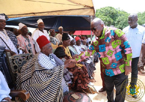 President Akufo-Addo exchanging pleasantries with the Paramount Chief of Wechiau Traditional Area