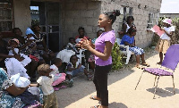 Natsiraishe Maritsa, addressing some teen mothers