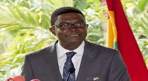 Dr Emmanuel Akwetey 