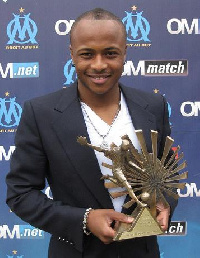 Dede Ayew with a BBC award