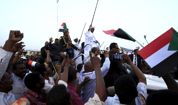 Hero's welcome for Bashir