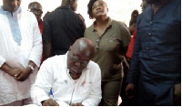 Nana Addo Dankwa Akufo-Addo NPP flag bearer signs book of condolence