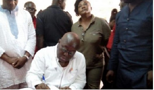 Akufo Addo Sign1