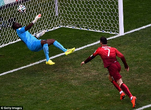 Fatawu Dauda against Cristiano Ronaldo in 2014 FIFA World Cup