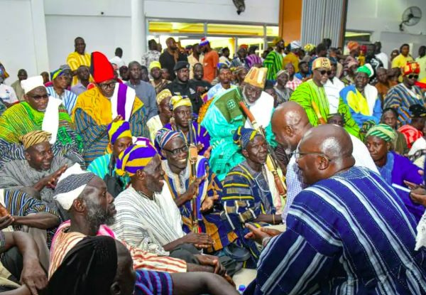 Dr. Mahamudu Bawumia in the presence of the Northern Region House of Chiefs