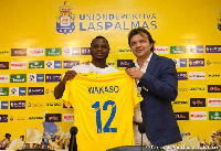 Las Palmas unveil Mubarak Wakaso