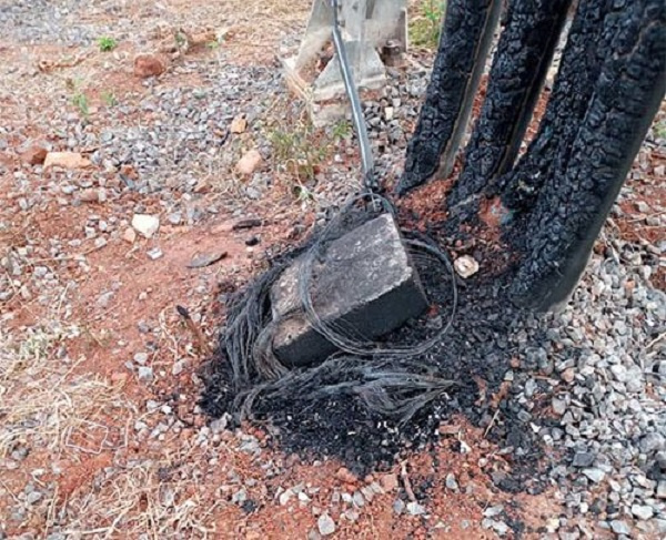 A photo of the burnt ECG pylon