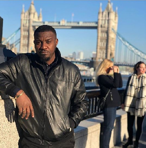 JOHN UK+DUMELO