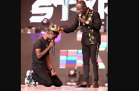 Amakye Dede crowning Kuami Eugene