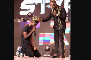 Amakye Dede Crowning Kuami Eugene