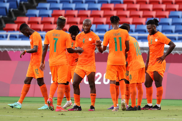 Ivorian players celebrate a goal from the 2 - 1 win against Saudi Arabia