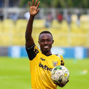 AshantiGold SC midfielder David Abagna