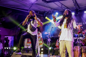 Rocky Dawuni & Samini on stage