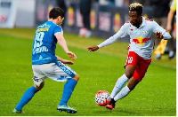 Samuel Tetteh (right) in action for FC Liefering