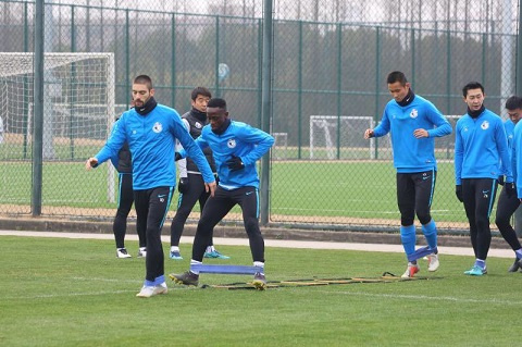 Emmanuel Boateng training with his new teammates