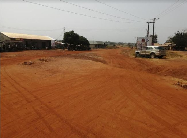 The residents have called on the new MCE to focus on fixing their roads