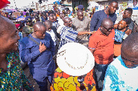 Dr Mahamudu Bawumia visited residents of Agbogbloshie