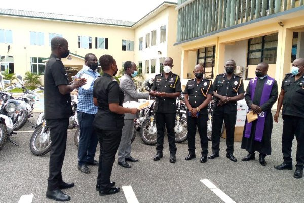 The IGP receives motorbike donation from a construction firm