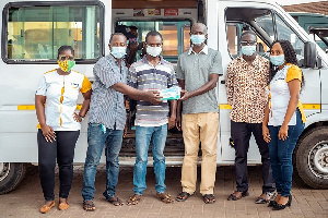 Officials of FIDO with some beneficiaries