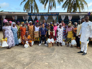 Big Dawood with some of the beneficiaries