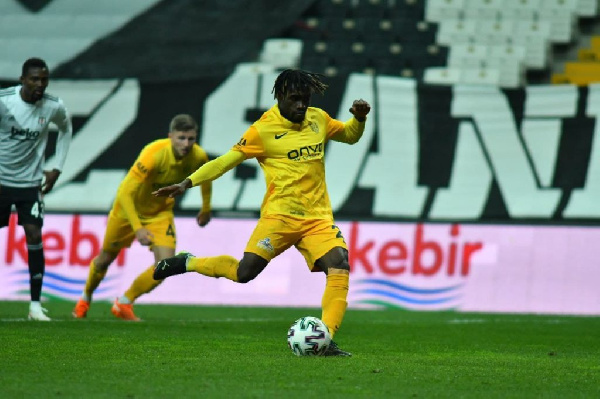 Joseph Paintsil rescued a draw for MKE Ankaragucu after netting a brace against Besiktas