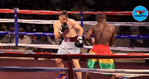 Oluwasuen took control of the bout in the first round with some wild punches on Hicks