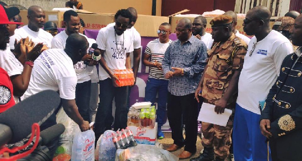 Kwaw Kese feeds 4000 inmates