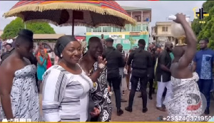 Otumfuo Osei Tutu II and Lady Julia arrive at the Roman Hill Catholic Church