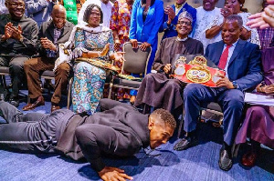 Anthony Joshua prostrated before Muhammadu Buhari as a sign of respect