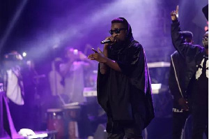 Sarkodie Perform2