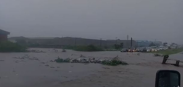 The Accra-Tema motorway stretch got flooded, creating a standstill