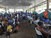 Van Moorhouse Foundation giving medical care to the people of Nzulezu