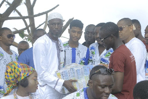 Rahim Banda donating books